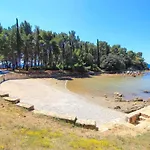 فيلة Sara With Private Pool Near Rovinj روفينجسكو سيلو