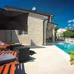 فيلة Sara With Private Pool Near Rovinj