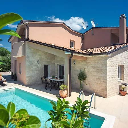 Vanesa With Private Pool Near Rovinj - Open 2022 Villa *